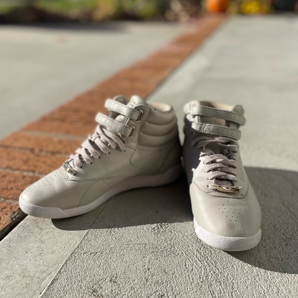 Classic Reebok Mid tops, tan